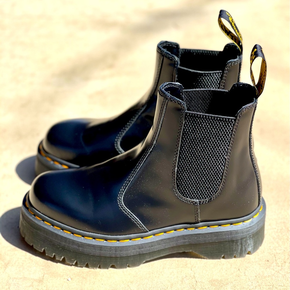 Dr. Martens Chelsea Platform
